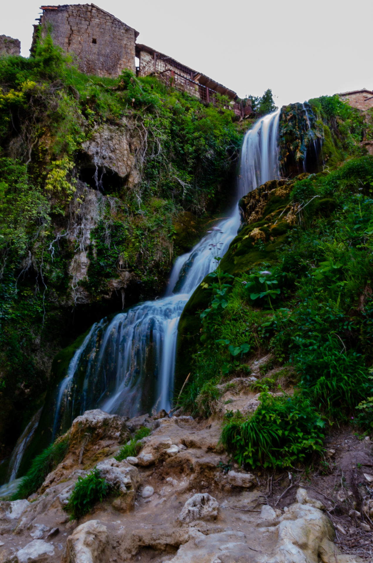 Cascada en Orbaneja del Castillo2